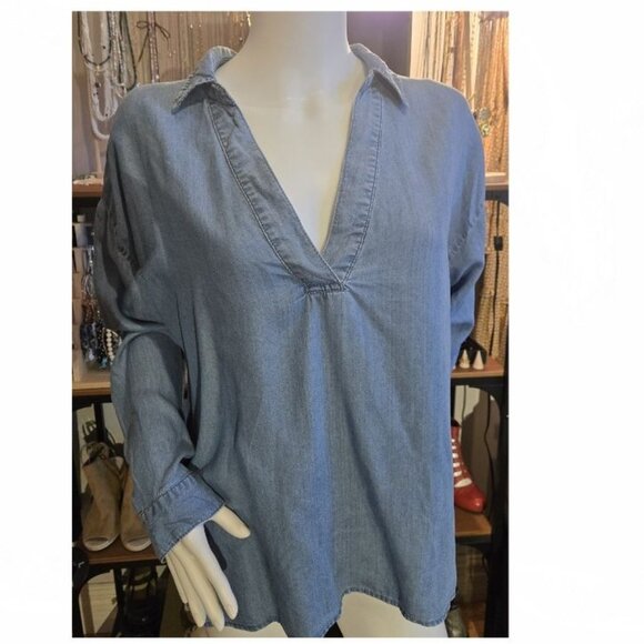 Urban Heritage Tops - Blue Lighe Wash Denim denim V-neck Blouse Top Size L
